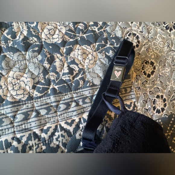 VS Lined Demi Bra - Picture 5 of 5